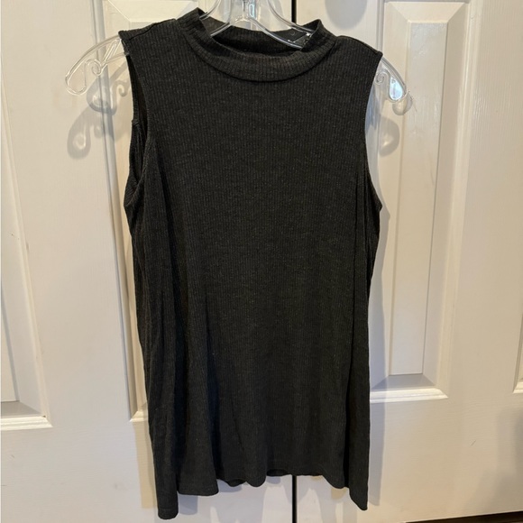 Banana Republic Cut Out Shoulder Ribbed Long Sleeve Top - Picture 2 of 5